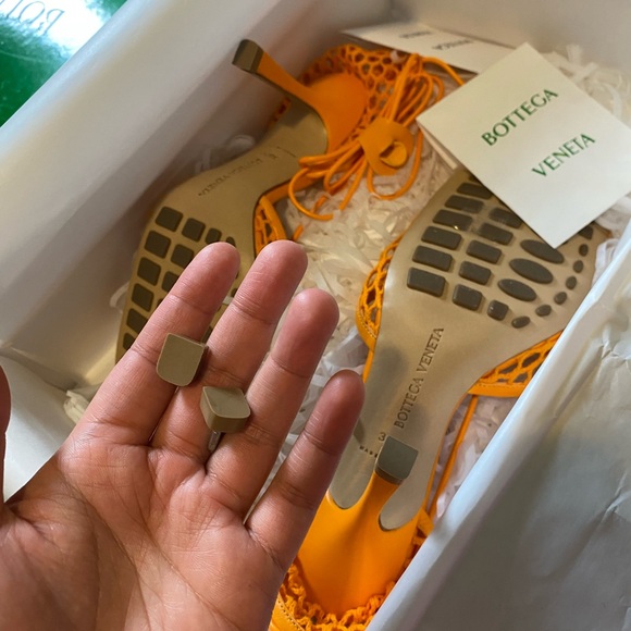 NWT BV Orange stretched lace up heel - Picture 9 of 11